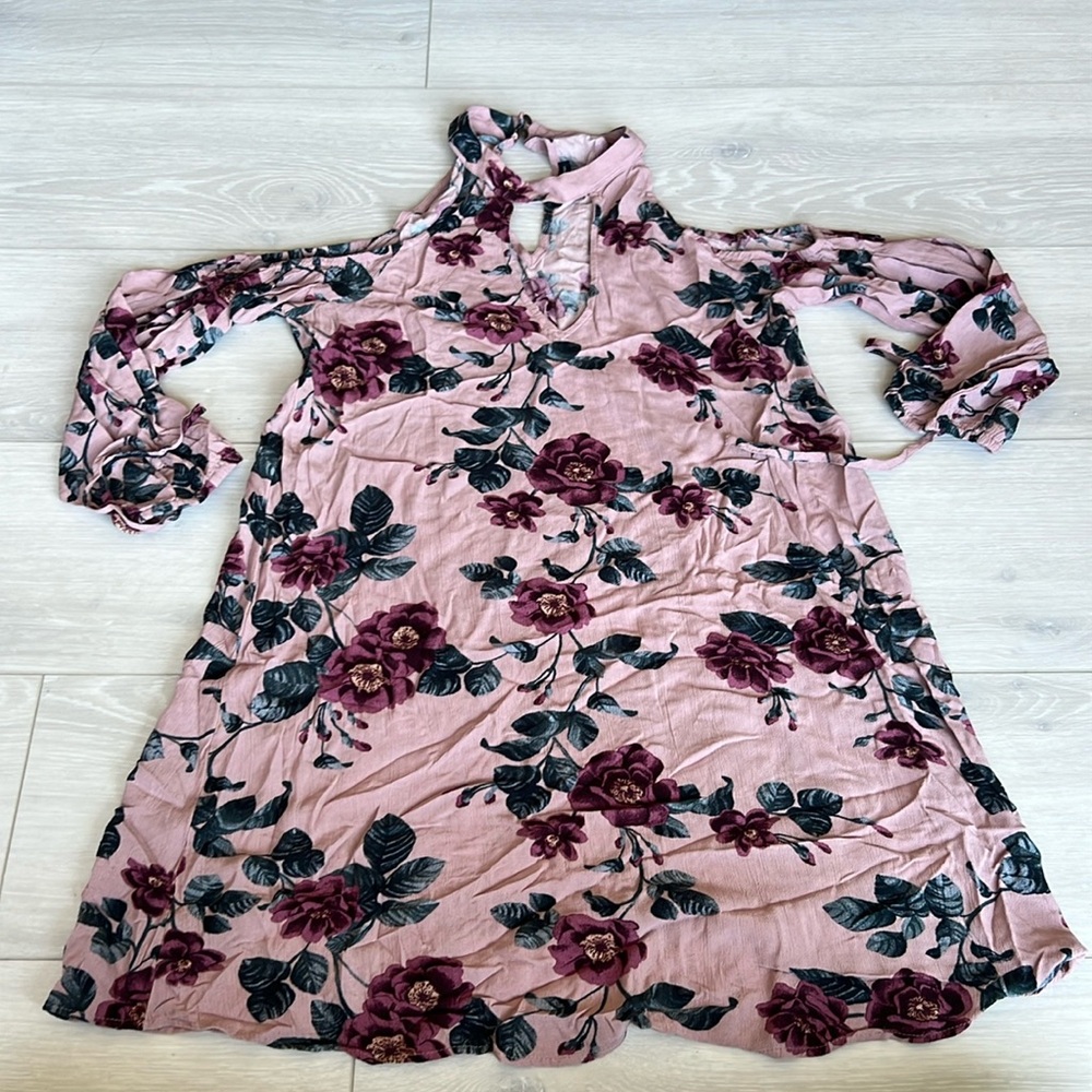 American Eagle small, open shoulder dress